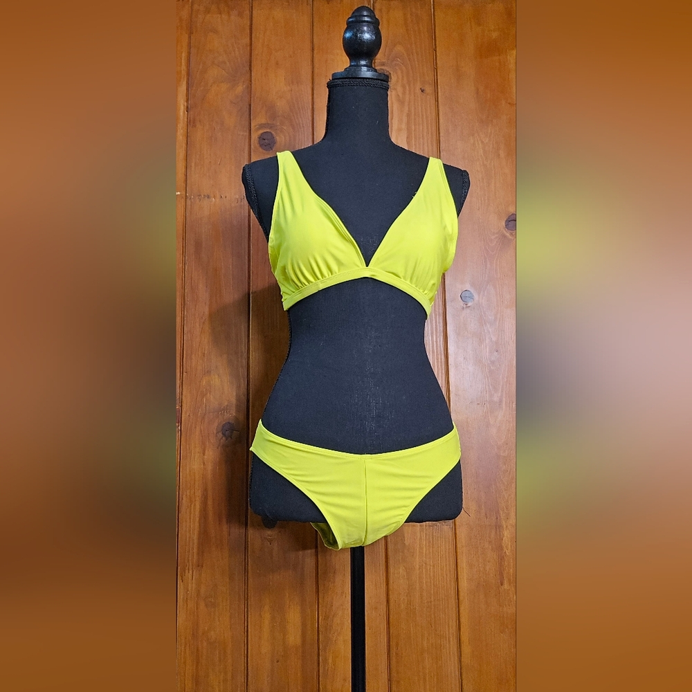 Double Zero Yellow Bikini Set Sleek Modern Design